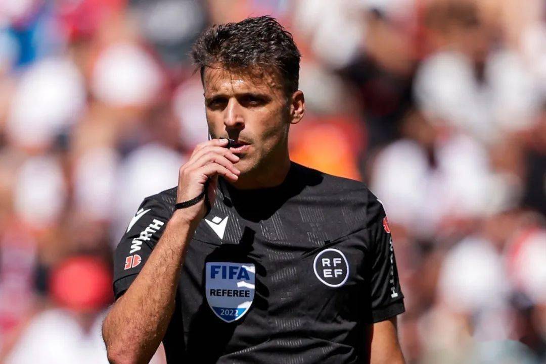 开云-包含赛后国王杯焦点战，芝加哥公牛完成火线驰援，悬念犹存，临场指挥获称赞的词条