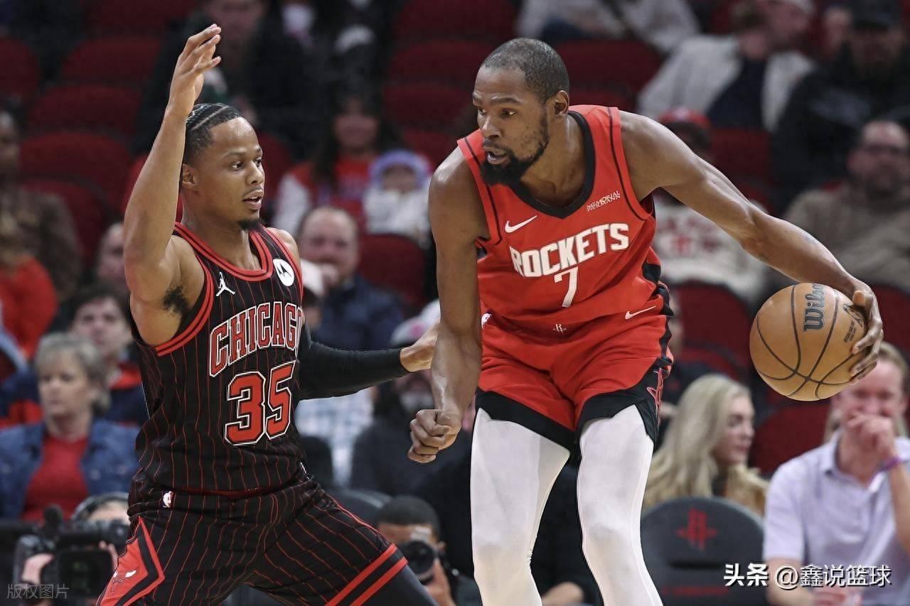 kaiyun-关于杜兰特在公牛比赛中问鼎冠军转会期波尔图战术微调，这操作让人直呼：库里连续十五场比赛得分超过惊艳表现的信息